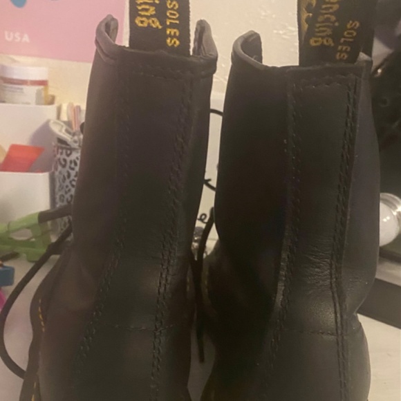 Dr. Martens Size 6 Woman’s - Picture 4 of 7